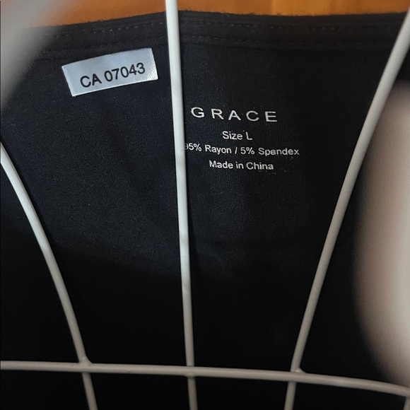 Grace Black 3/4 Sleeve Top - Size L - Picture 3 of 7